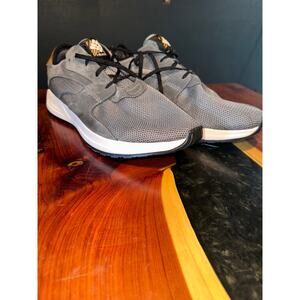 Men’s like new Columbia athletic shoes size 14